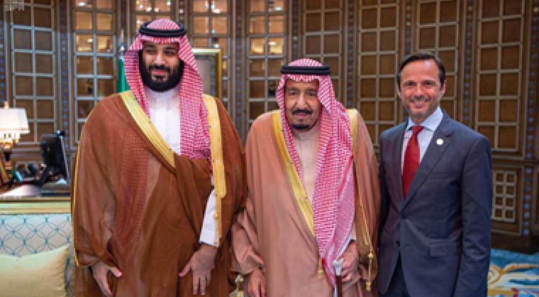 خادم الحرمين الشريفين يطلع على المخطط العام لأعمال "مشروع البحر الأحمر"