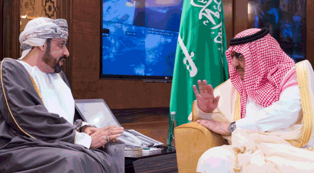 Crown Prince discusses with Omani Minister of Interior aspects of bilateral relations between two countries