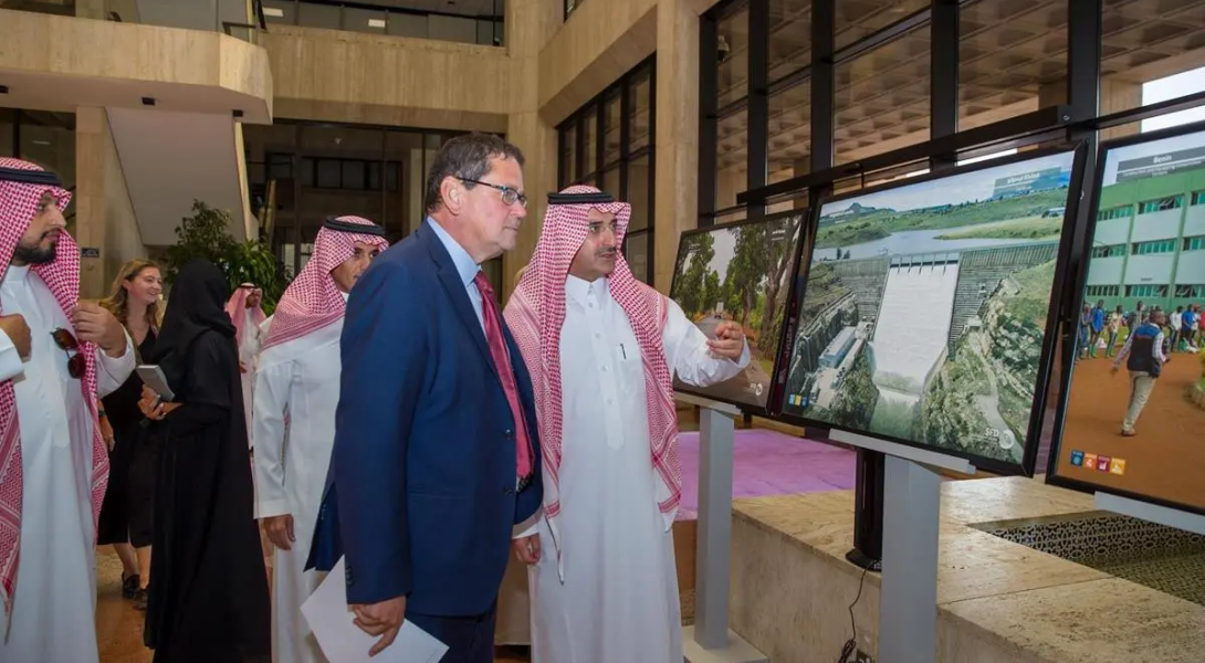 CEO of Saudi Fund for Development Receives British Ambassador to Saudi Arabia