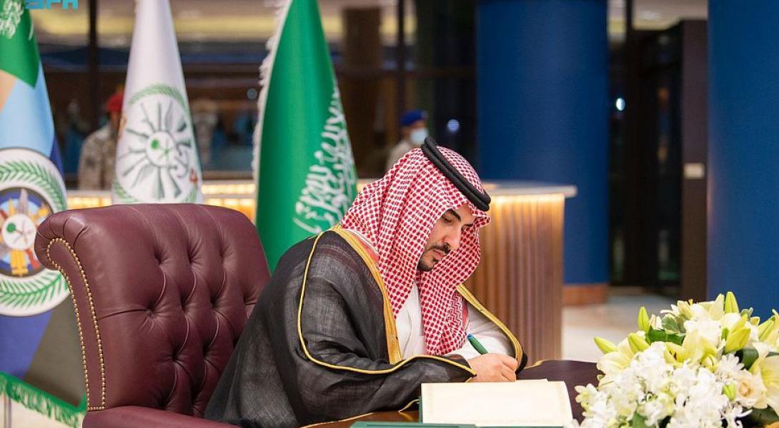 إنفاذًا لتوجيهات سمو ولي العهد .. سمو نائب وزير الدفاع يتفقد قيادة القوات الجوية الملكية السعودية ويُشيد بجاهزيتها القتالية