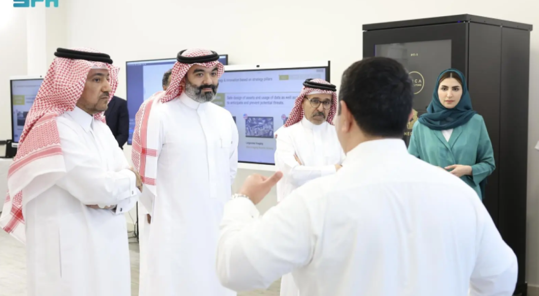وزير الاتصالات وتقنية المعلومات يطلع على مستجدات الخطط الإستراتيجية للمشاريع الرقمية والابتكارية في نيوم