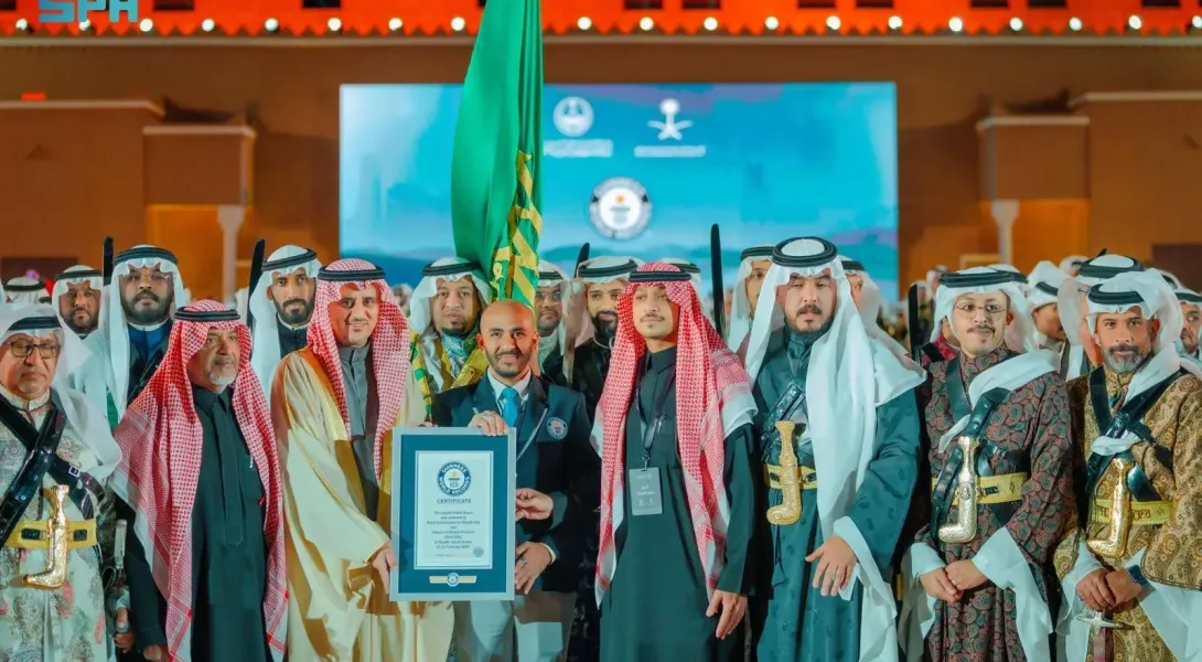 "غينيس" توثق أكبر عرضة سعودية احتفاء بذكرى يوم التأسيس في قصر الحكم